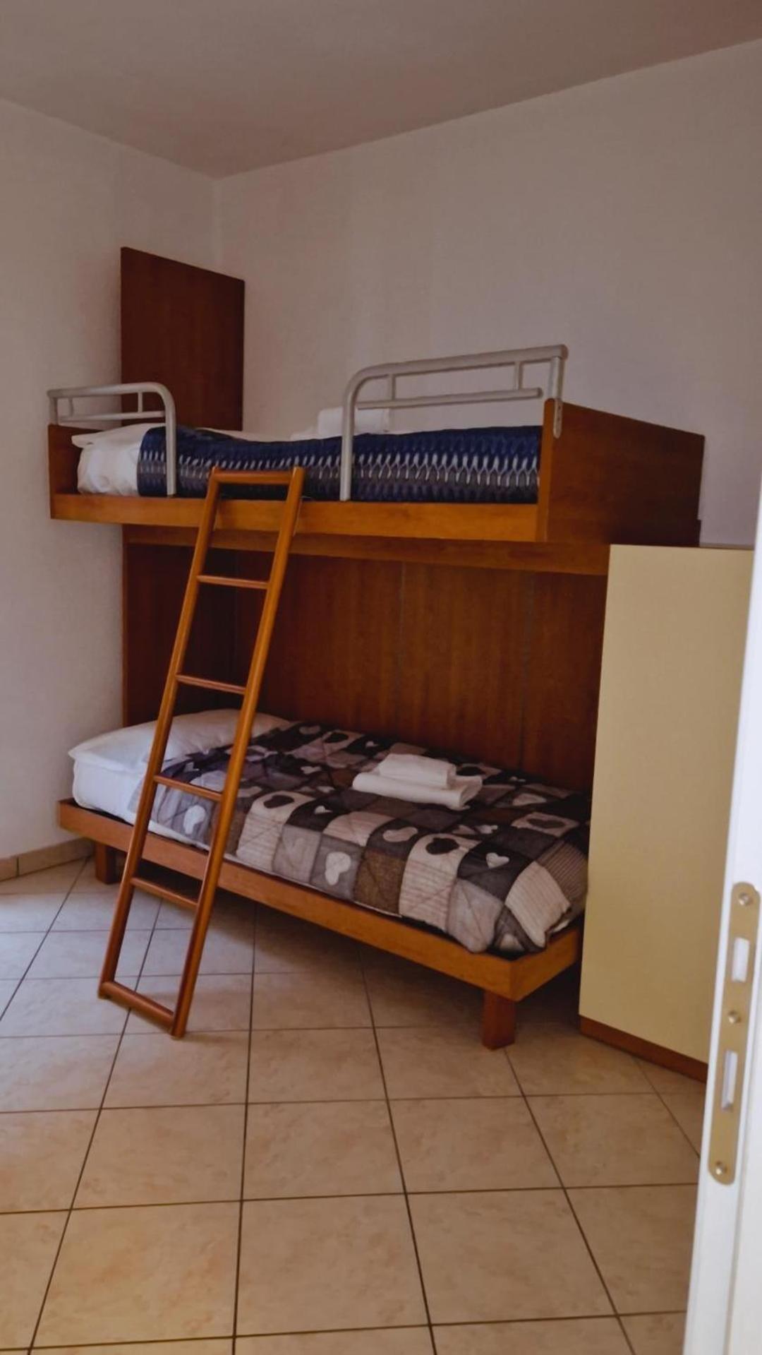 Apartments Tony In Bardolino Zimmer foto